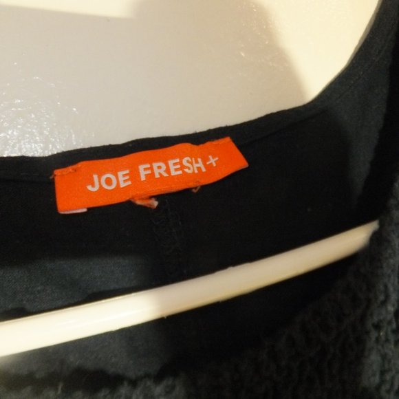 Joe Fresh + Women's L Navy Tank Blouse with Crochet Detail GUC - Picture 7 of 11